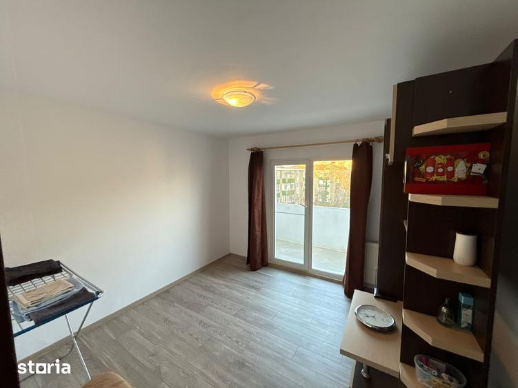 Apartament cu 3 camere în Decebal