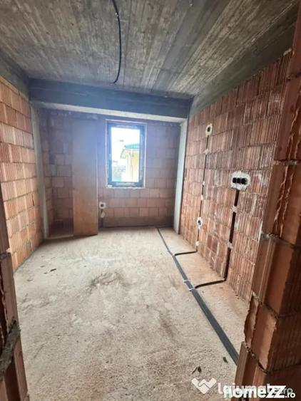 Apartament cu 3 camere decomandat în Vest