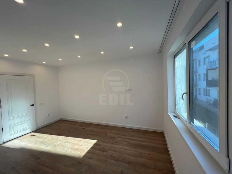Duplex cu 4 camere cu Canalizare în Florești