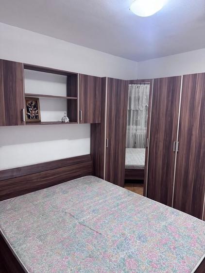 Apartament cu 3 camere decomandat în Nufărul