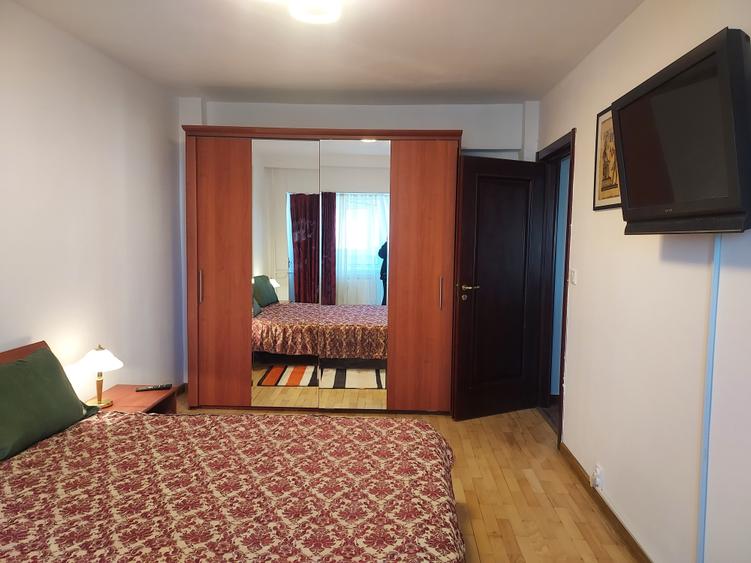 Apartament cu 3 camere decomandat în Decebal