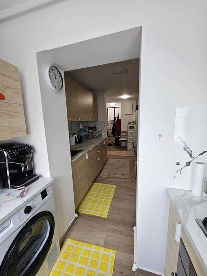Apartament cu 3 camere decomandat în Drumul Taberei