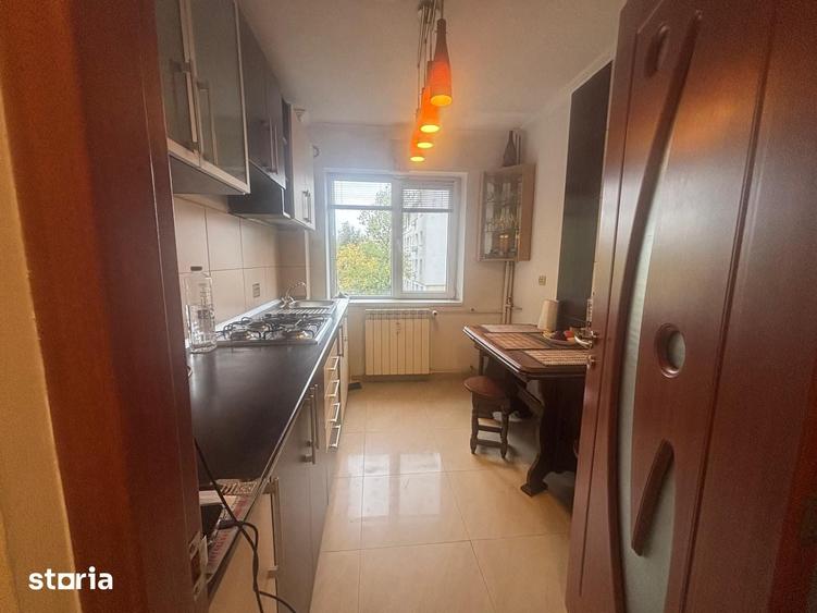 Apartament cu 2 camere semidecomandat în Podu Roș