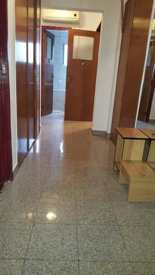 Apartament cu 3 camere decomandat în Giurgiului