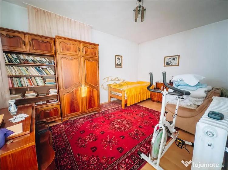 Casă cu 9 camere cu Teren 500 Mp în Praid
