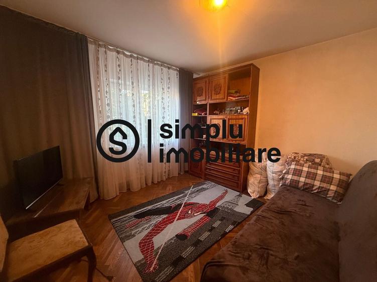Apartament cu 3 camere decomandat în 1 Mai