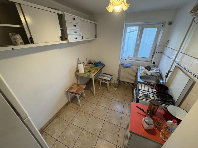 Apartament cu 2 camere semidecomandat, mobilat în Central