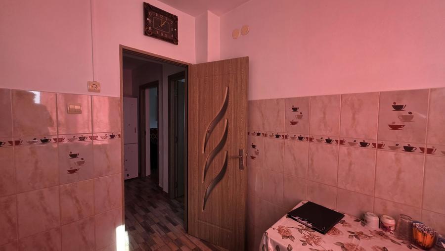 Apartament cu 2 camere decomandat, mobilat în Dâmbovița