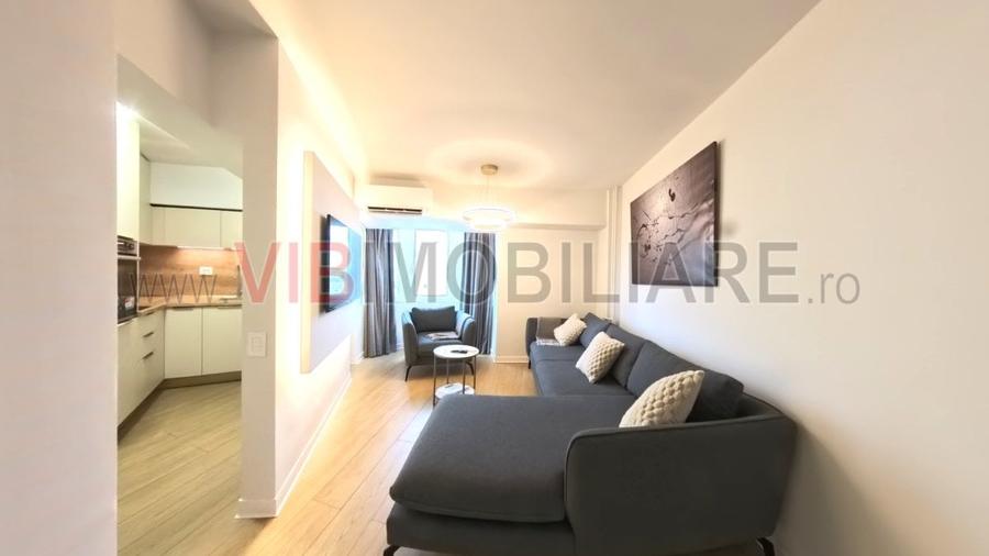 Apartament cu 3 camere semidecomandat în P-ța Alba Iulia