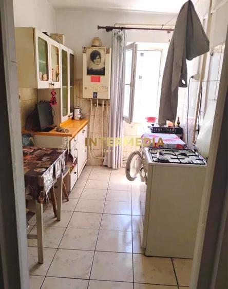 Apartament cu 2 camere decomandat, mobilat în Cetate