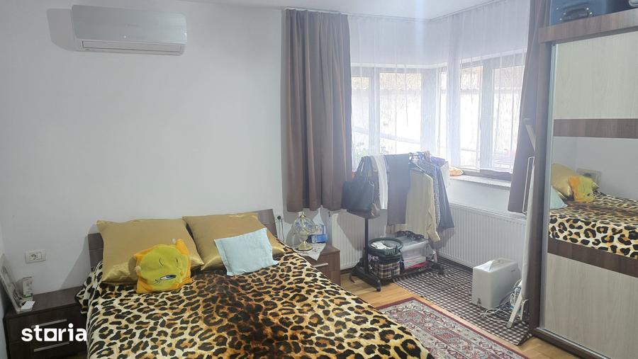 Casă cu 3 camere cu Teren 1020 Mp în Zăvoi