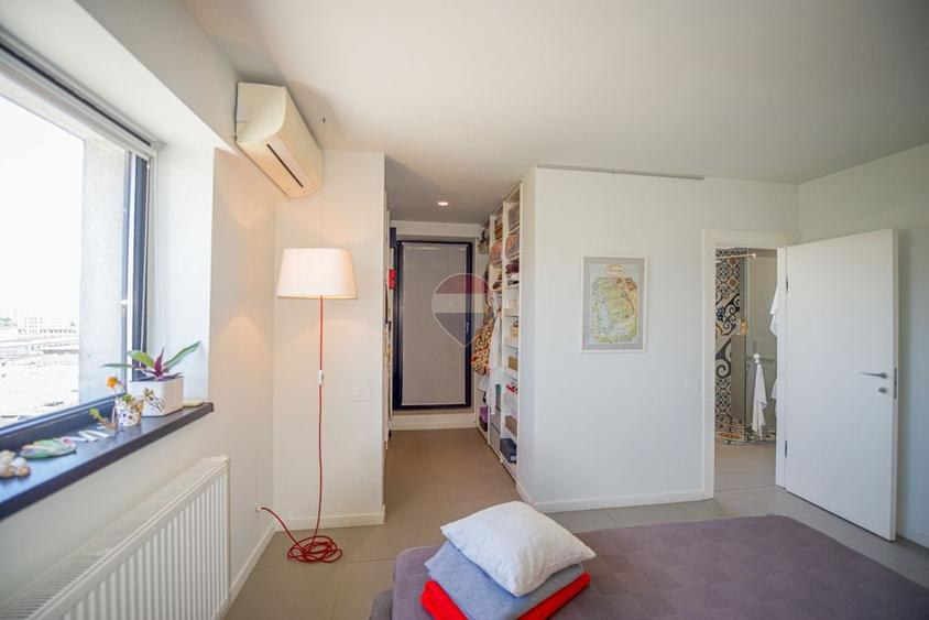 Apartament cu 4 camere decomandat, mobilat în Cotroceni