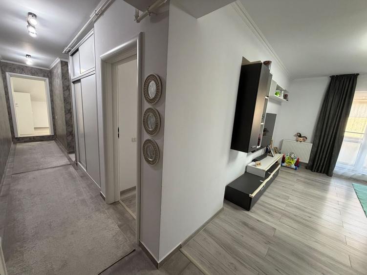 Apartament cu 3 camere decomandat, mobilat în Dobroești