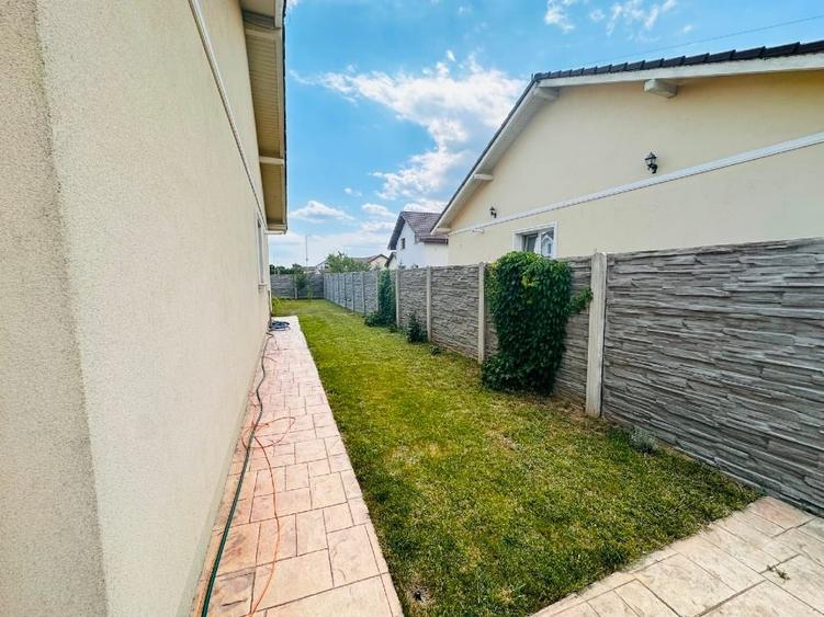 Duplex cu 3 camere cu Teren 300 Mp în Moșnița Nouă
