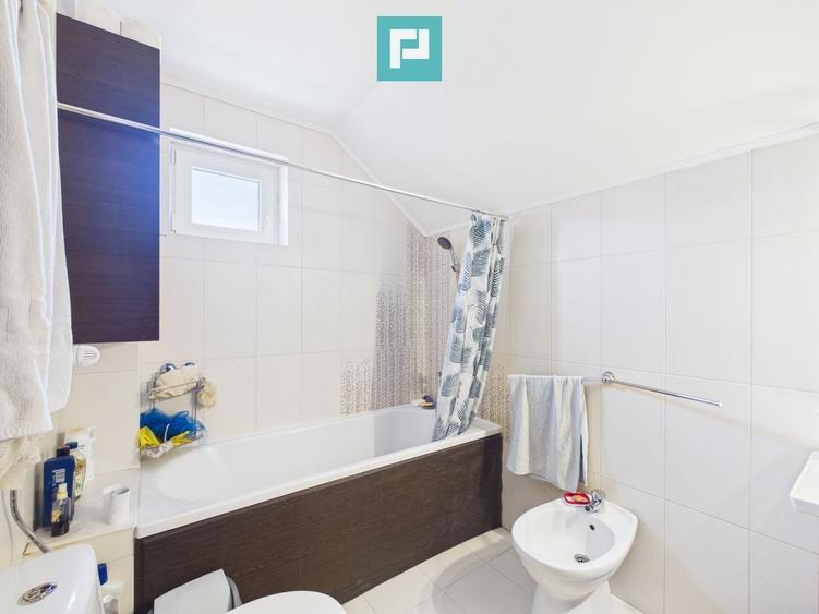 Casă individuală cu 4 camere cu Canalizare în Calea Clujului