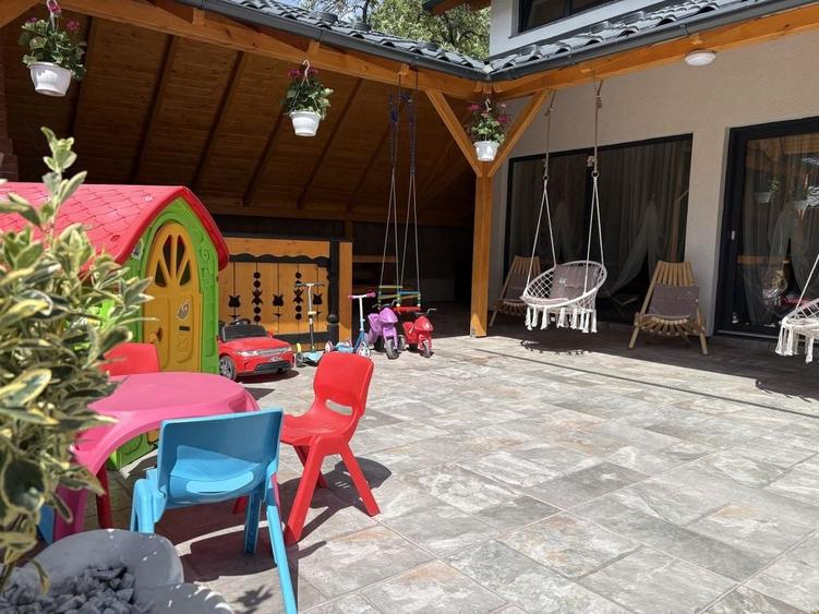 Casă cu 4 camere în Central