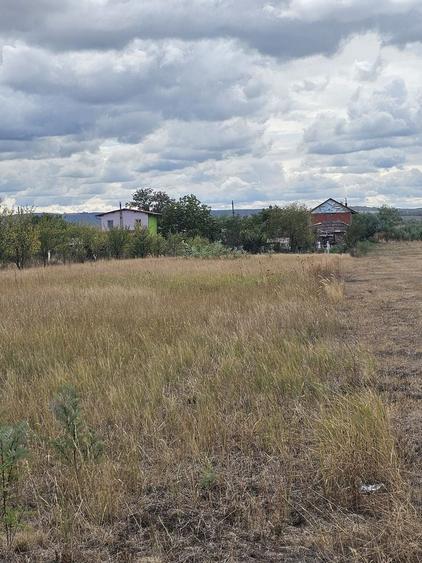 Teren agricol intravilan de 2000 mp, în Săcădat