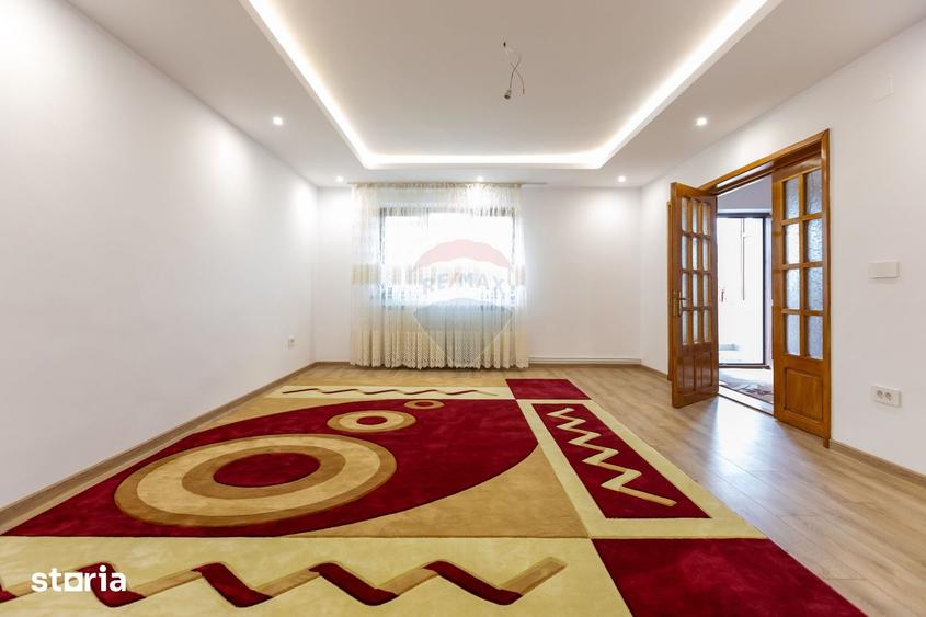 Casă cu 6 camere cu Teren 1710 Mp în Central