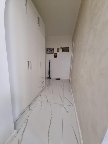 Apartament cu 3 camere decomandat în Dristor