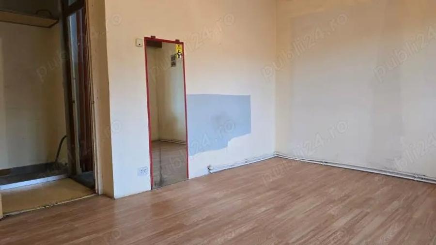 Apartament cu 3 camere decomandat în Micro 15
