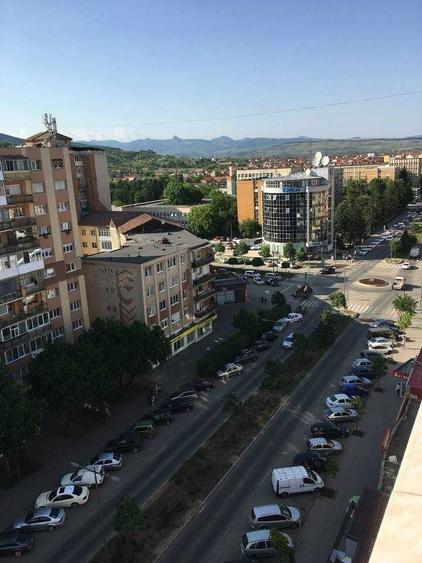Apartament cu 2 camere decomandat, mobilat în Cetate