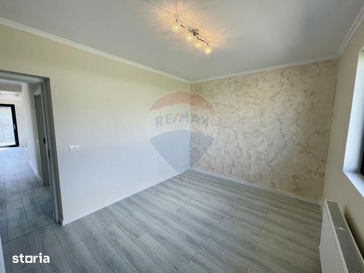 Casă cu 4 camere cu Teren 497 Mp în Câmpineanca