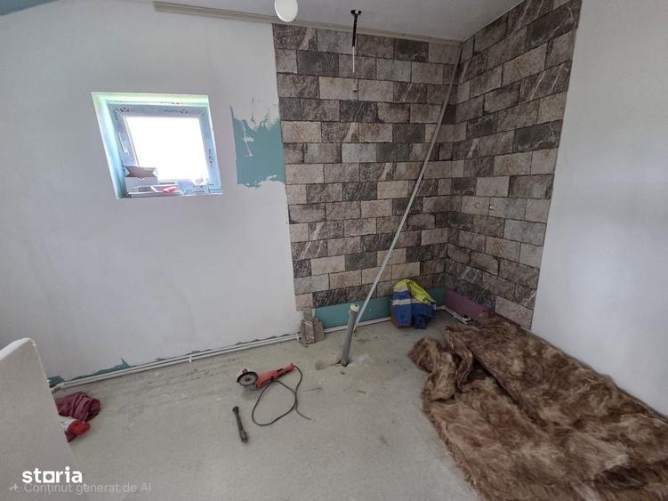 Casă cu 4 camere în Priseaca