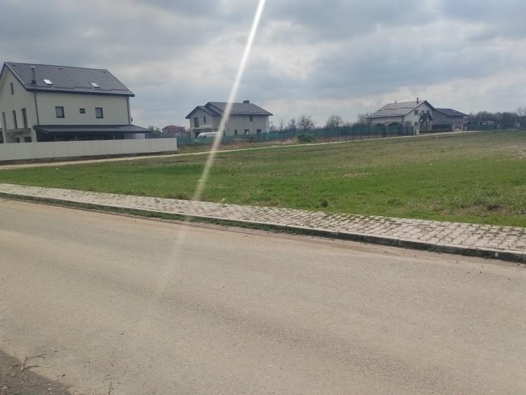 Teren Construcții intravilan de 450 mp, în Dragomirești-Vale