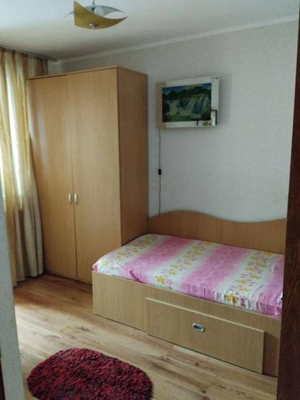 Apartament cu 3 camere decomandat în Exterior Vest