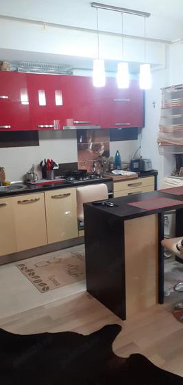 Apartament cu 2 camere decomandat, mobilat în Tomis Plus