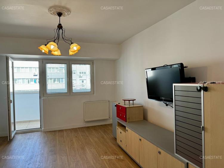 Apartament cu 3 camere decomandat în P-ța Victoriei