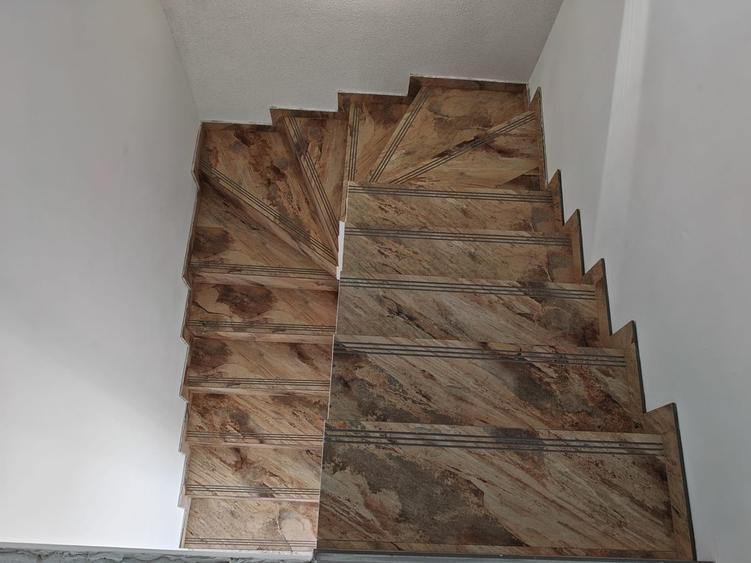 Casă cu 4 camere cu Teren 220 Mp în Berceni