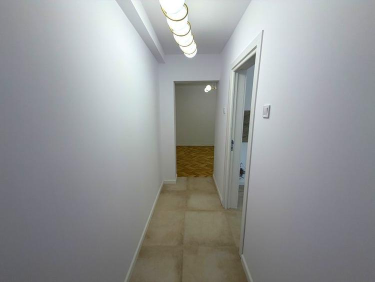 Apartament cu 3 camere semidecomandat în Floreasca