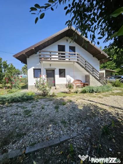 Casă cu 4 camere cu Teren 4435 Mp în Central