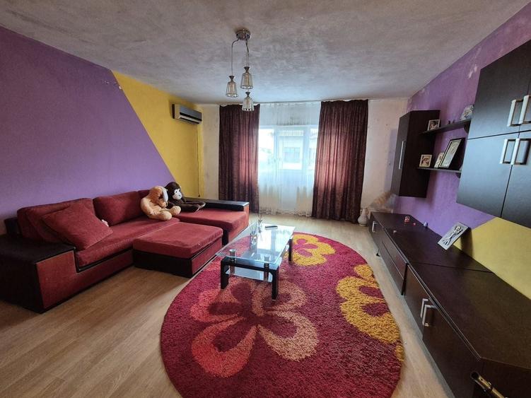 Casă cu 4 camere cu Canalizare în Palazu Mare