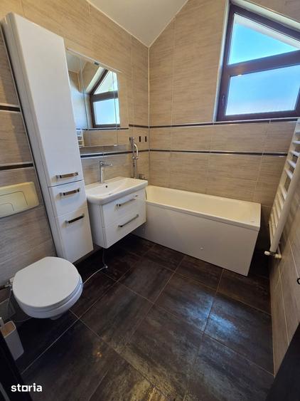 Casă cu 4 camere cu Teren 235 Mp în Corbeanca