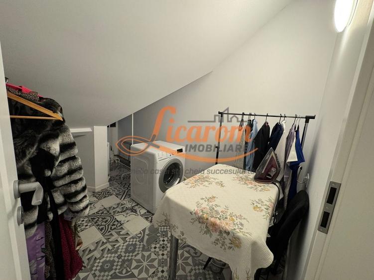 Duplex cu 4 camere cu Canalizare în Central