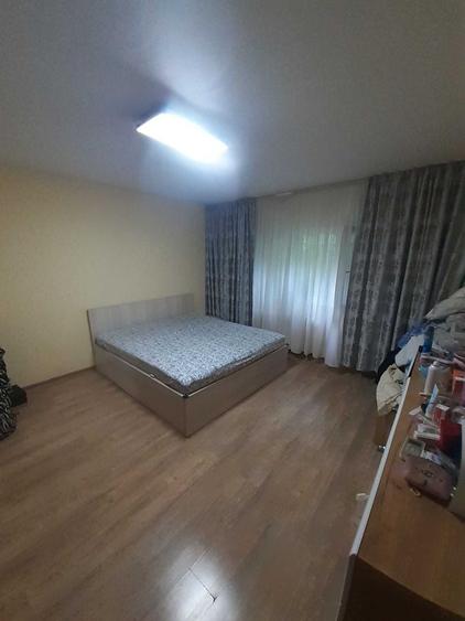 Apartament cu 2 camere decomandat în Bucur Obor