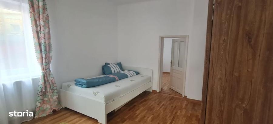 Apartament cu 4 camere în Centrul Civic