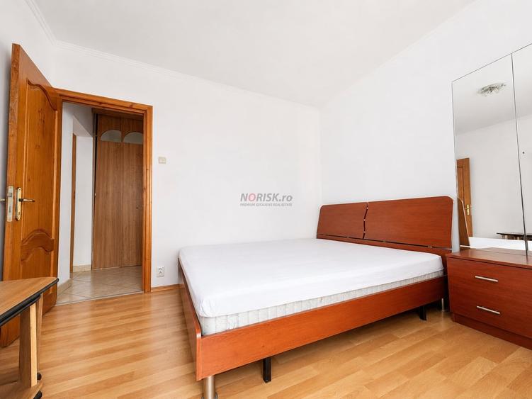 Apartament cu 3 camere decomandat, mobilat în Moinești