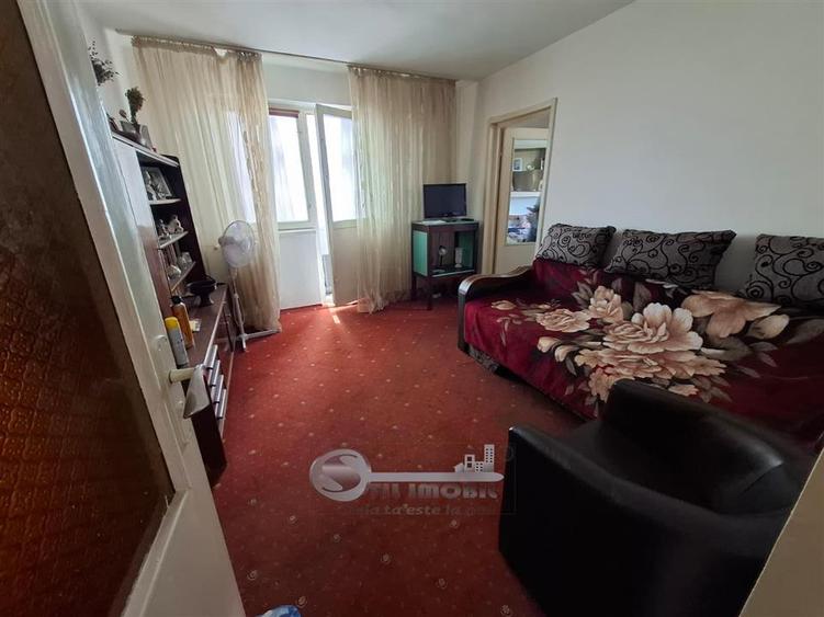 Apartament cu 2 camere nedecomandat în Podu Roș
