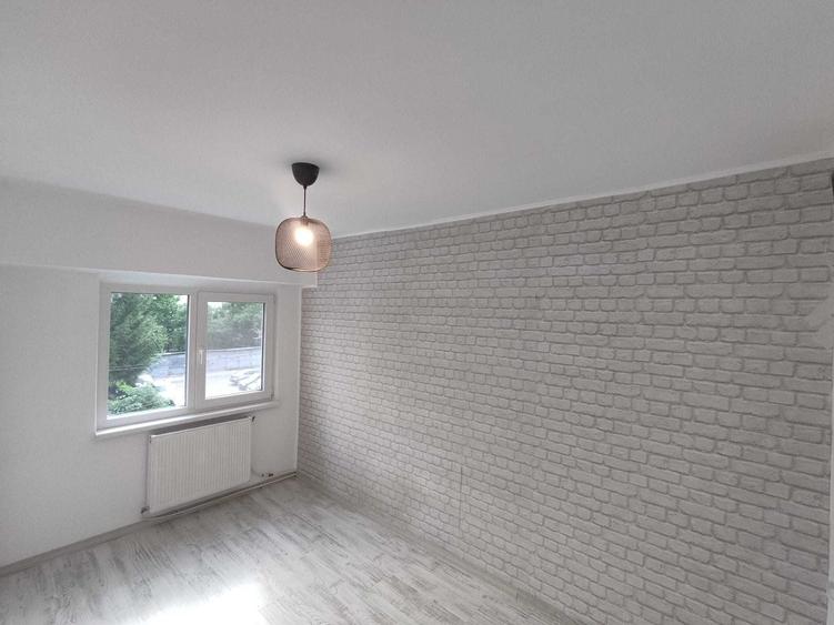 Apartament cu 3 camere decomandat în Ștefan cel Mare