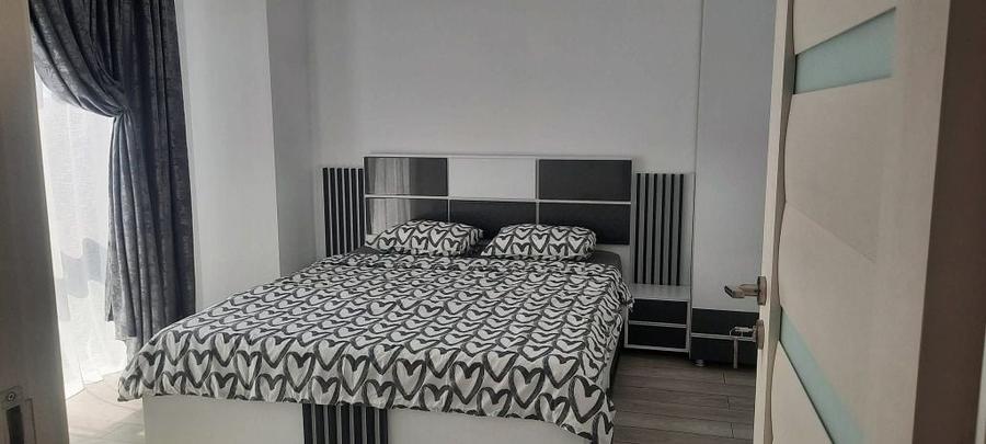 Apartament cu 3 camere decomandat în Faleză