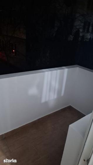 Apartament cu 3 camere semidecomandat, mobilat în Spitalul Județean