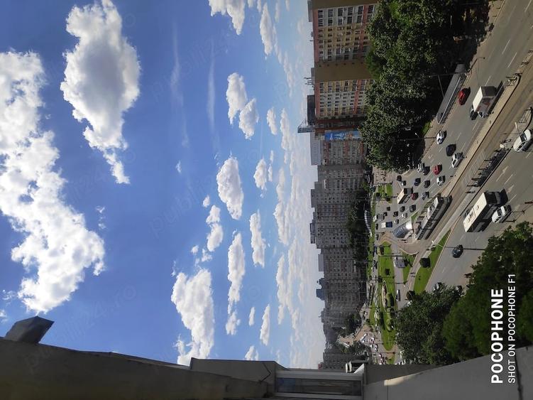 Apartament cu 3 camere decomandat în Moșilor