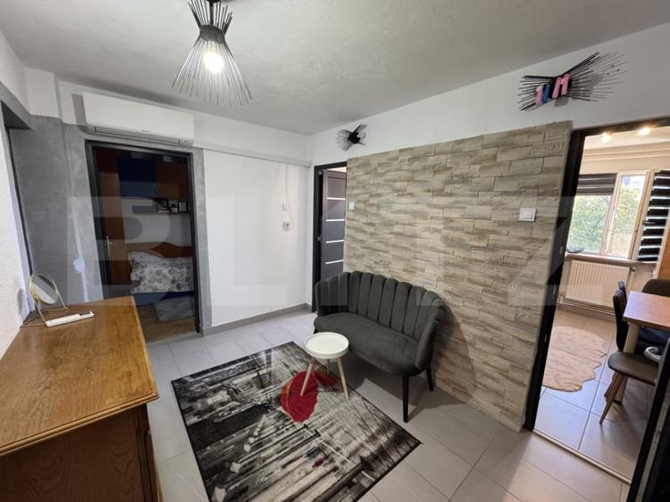 Apartament cu 3 camere decomandat în 1 Mai