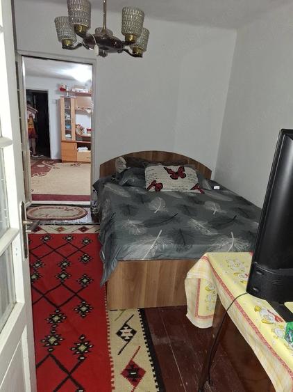 Casă cu 6 camere cu Teren 400 Mp în 8 Martie