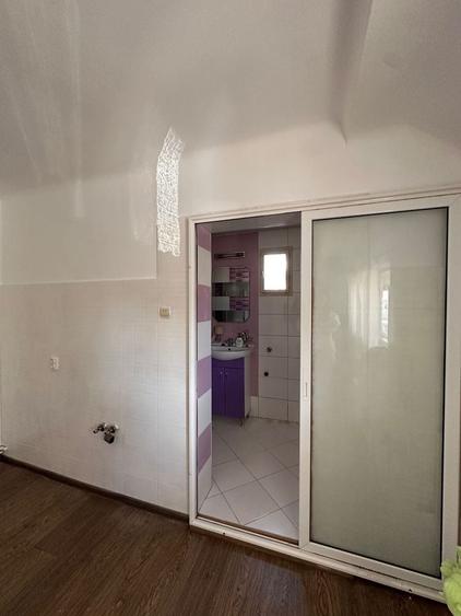Casă cu 3 camere cu Teren 300 Mp în Central