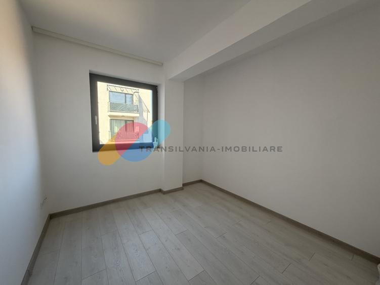 Apartament cu 3 camere semidecomandat în Someșeni