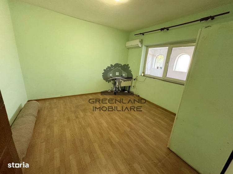 Casă cu 3 camere decomandat în Central